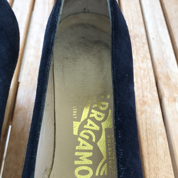 Ferragamo women’s suede pumps 5 - Picture 8 of 11